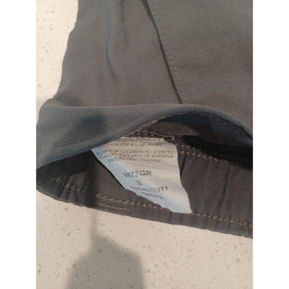 Magellan Outdoors Shorts Men's Gray Sz.32 Round Rock Cargo Fishing Hiking - Picture 3 of 6